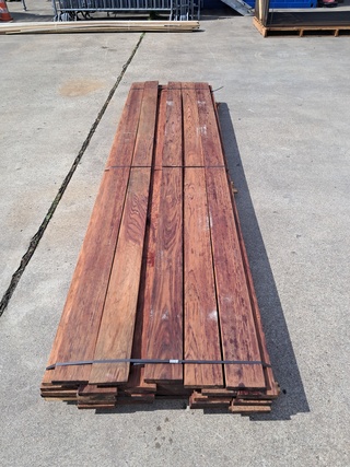 Ca. 35x Hardhout plank Geschaafd