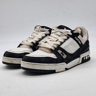 Paar sneakers, maat 7,5, Louis Vuitton, MS0273