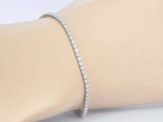 Witgouden armband met natuurlijke diamanten 2.30 carat