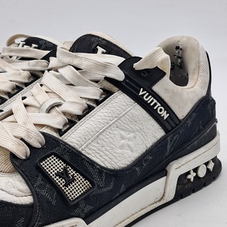 Paar sneakers, maat 7,5, Louis Vuitton, MS0273