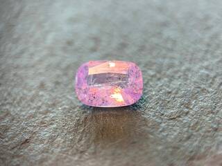 Roze saffier – 2.70 carat natuurlijke roze saffier