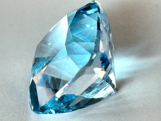 Edelsteen – 59.00 carat blauwe topaas