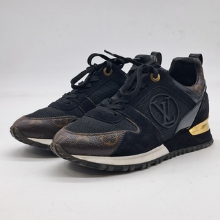 Paar sneakers, maat 36, Louis Vuitton, G0 0137
