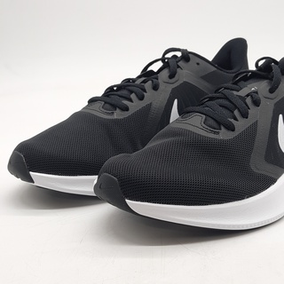 5x Paar schoenen, Nike, O.a. DOWNSHIFTER 10