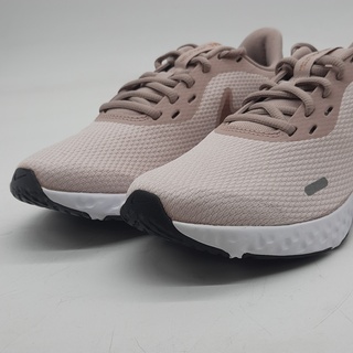 4x Paar schoenen, Nike, O.a. WMNS NIKE REVOLUTION 5
