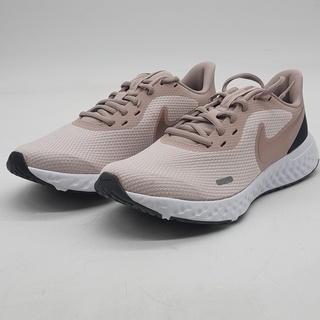4x Paar schoenen, Nike, O.a. WMNS REVOLUTION 5