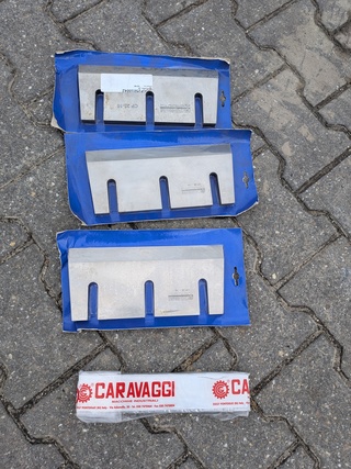 Messenset en tegenmes, Caravaggi – CIPPO 25, (behorende bij kavel 6)
