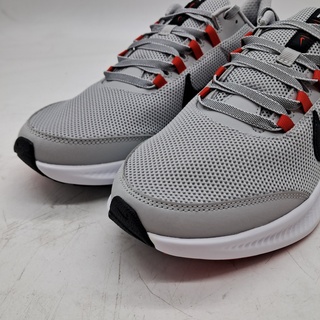 5x Paar schoenen, Nike, O.a. RUNALLDAY 2