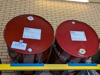 2x High performance hydraulische olie in vat, Mobil, DTE 25 Ultra