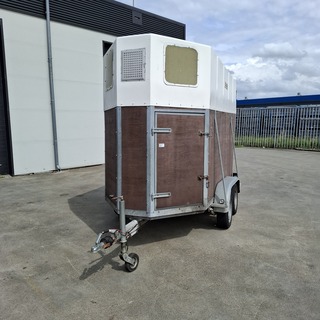 Paardentrailer | 2 paards, Equipe, 1800, 1977