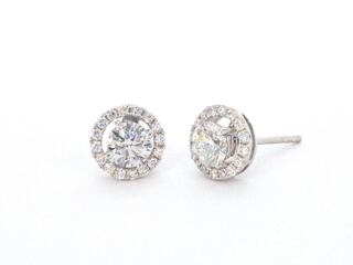 Witgouden oorbellen met briljant geslepen diamanten 1.00 carat