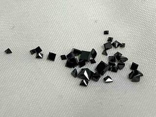 Diamant – 2.04 carat natuurlijke zwarte diamant (gecertificeerd)