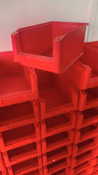 Ca. 70x Magazijnbakken met grijp opening, Rood