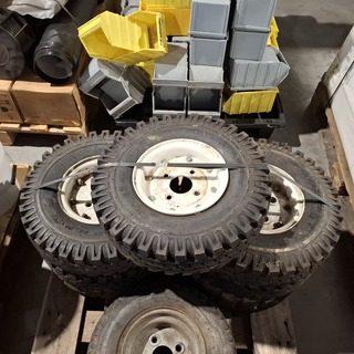 Ca. 10x Wielen op stalen velg