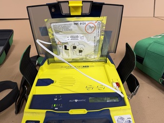 4x AED, Cardiac Science / AIVIA, Powerheart AED G3