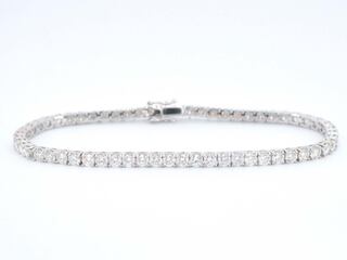 Witgouden armband vol met briljant geslepen diamanten 6.00 carat