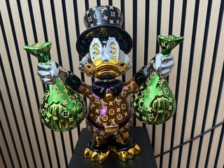 Dagobert Duck beeld, Lior24, Paars/Groen/Zwart/Goud