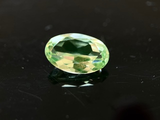 Chrysoliet – ca. 6 carat groene chrysoliet