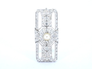 Zeer hoog waardige Art-deco broche met diamanten