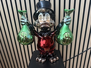 Dagobert Duck beeld, Lior24, Licht rood met groen