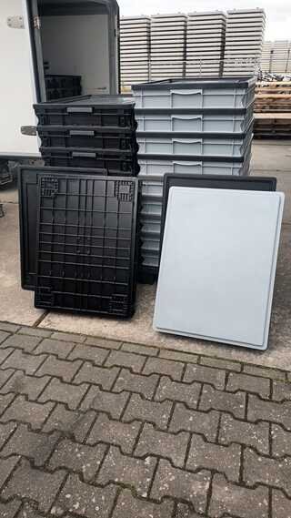 Ca. 19x Grote Bakken met deksel in 2 kleuren, Grijs / Chroom
