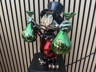 Dagobert Duck beeld, Lior24, Licht rood met groen