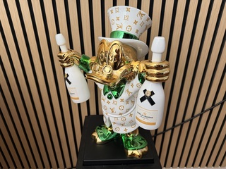 Dagobert Duck beeld, Lior24, Groen/Wit/Goud