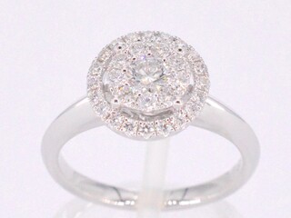Witgouden entourage ring vol gezet met diamanten