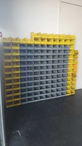 Ca. 149x Magazijnbakken met grijp opening, Grijs / geel