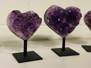 4x Amethist hart op metalen standaard