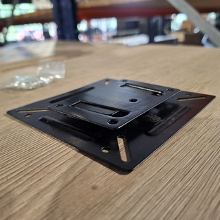 Ca. 100x Muurbeugel monitor tot 32″, Zwart