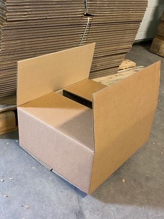 Ca. 150x Verzenddozen 41x48x20cm dubbelgolf, bruin