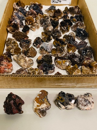 Ca. 53x Bariet / Calciet met kristallen