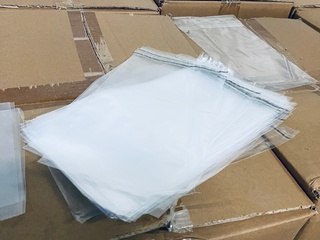 8x Doos a 5500 ldpe zakjes met plakstrip