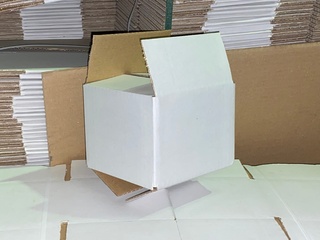 Ca. 1200x Verzenddoosjes 13x12x10cm, wit