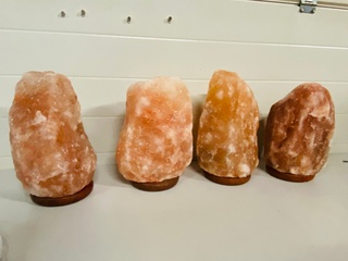 4x Himalaya zoutlampen met houten voet