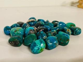 Ca. 500 gram Chrysocolla trommelstenen