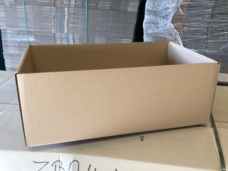 Pallet met ca. 450 traydozen 50x28x19cm, bruin