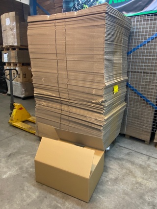 Ca. 150x Verzenddozen 70x54x30cm Dubbelgolf, bruin