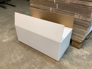 Ca. 140x Grote verzenddozen 80x39x30cm, wit