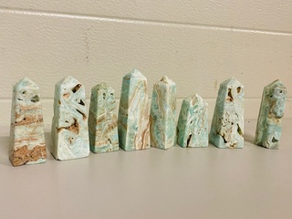 8x Blue Caribbean Calcite obelisk 4-zijdig)