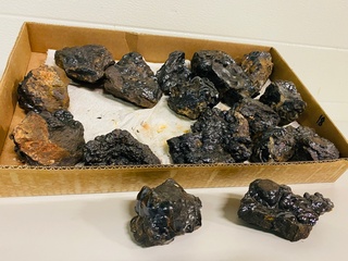 Ca. 18x Hematiet clusters