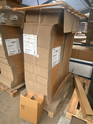 Pallet ca. 360 verzenddozen 30x23x27cm dubbelgolf, bruin