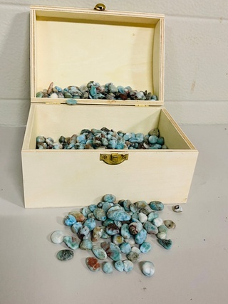 Ca. 1 kilo Larimar trommelsteen