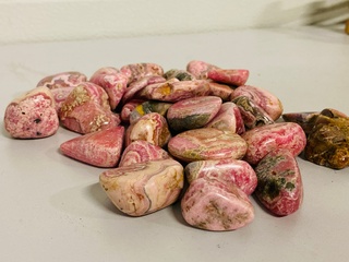 Ca. 1 kilo Rhodochrosiet trommelsteen XL