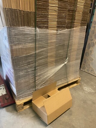 Ca. 200x Verzenddozen 41x31x11cm, bruin