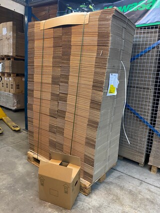 Ca. 340x Verzenddozen 40x30x35cm, bruin