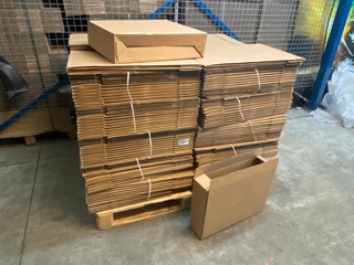 Ca. 310x Verzenddozen 51x12x39cm met autolockbodem, bruin