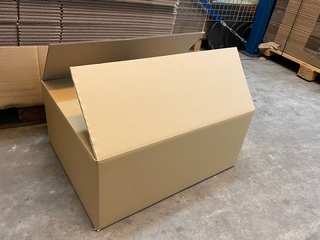 Ca. 150x Verzenddozen 70x54x30cm Dubbelgolf, bruin