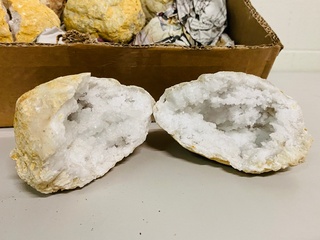 8x Bergkristal geodes